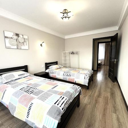 Artal Apartment On Obolonskyi Avenue 16A, 2 Bedroom Kiev Exterior foto